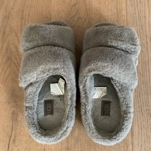 UGG fluff that slippers
